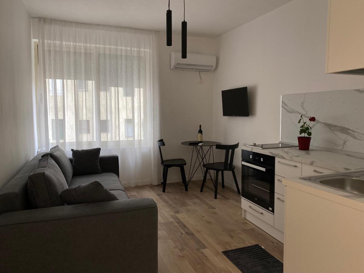 Myslym Shyri'S Apartments Τίρανα Εξωτερικό φωτογραφία