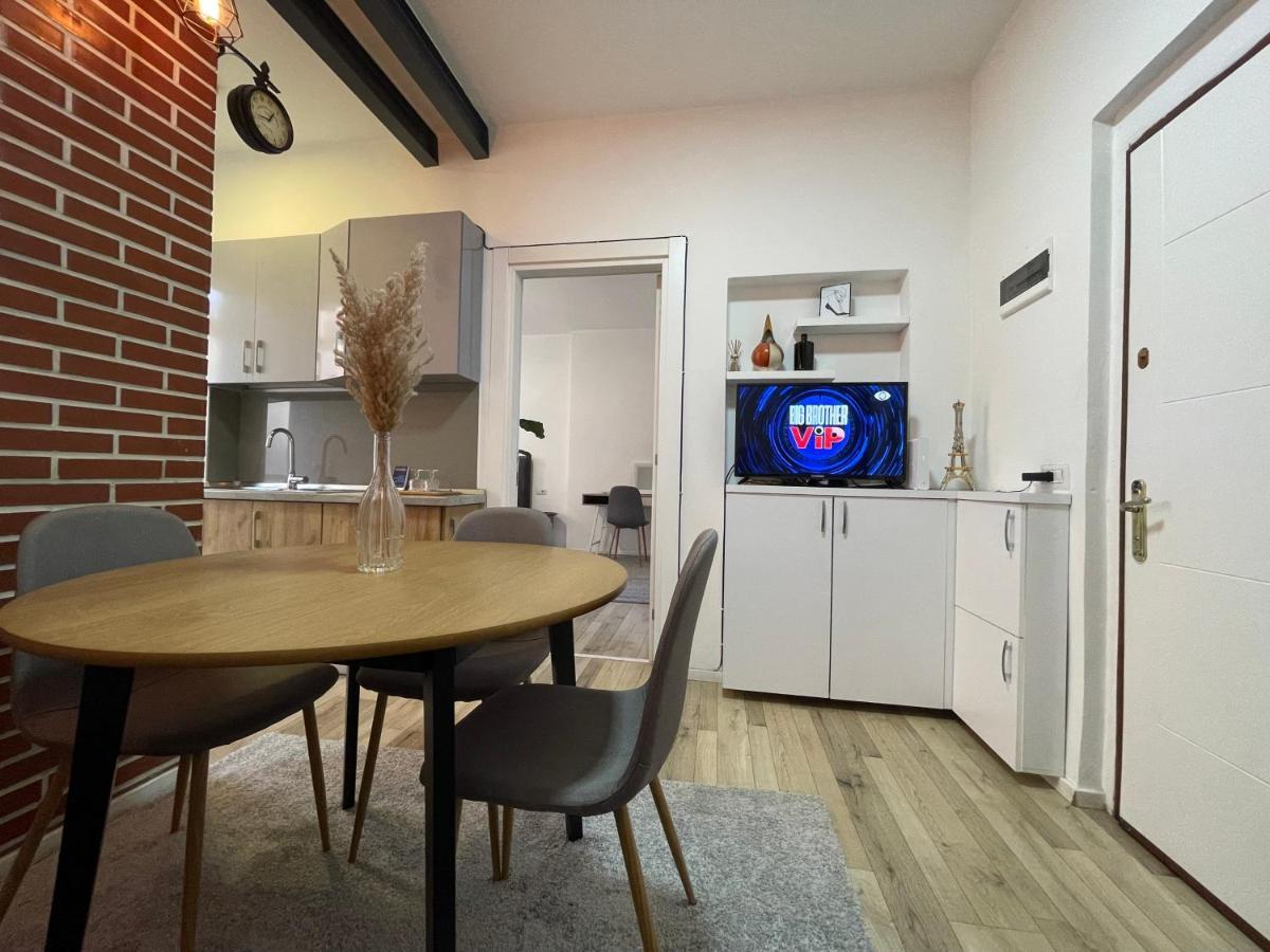 Myslym Shyri'S Apartments Τίρανα Εξωτερικό φωτογραφία